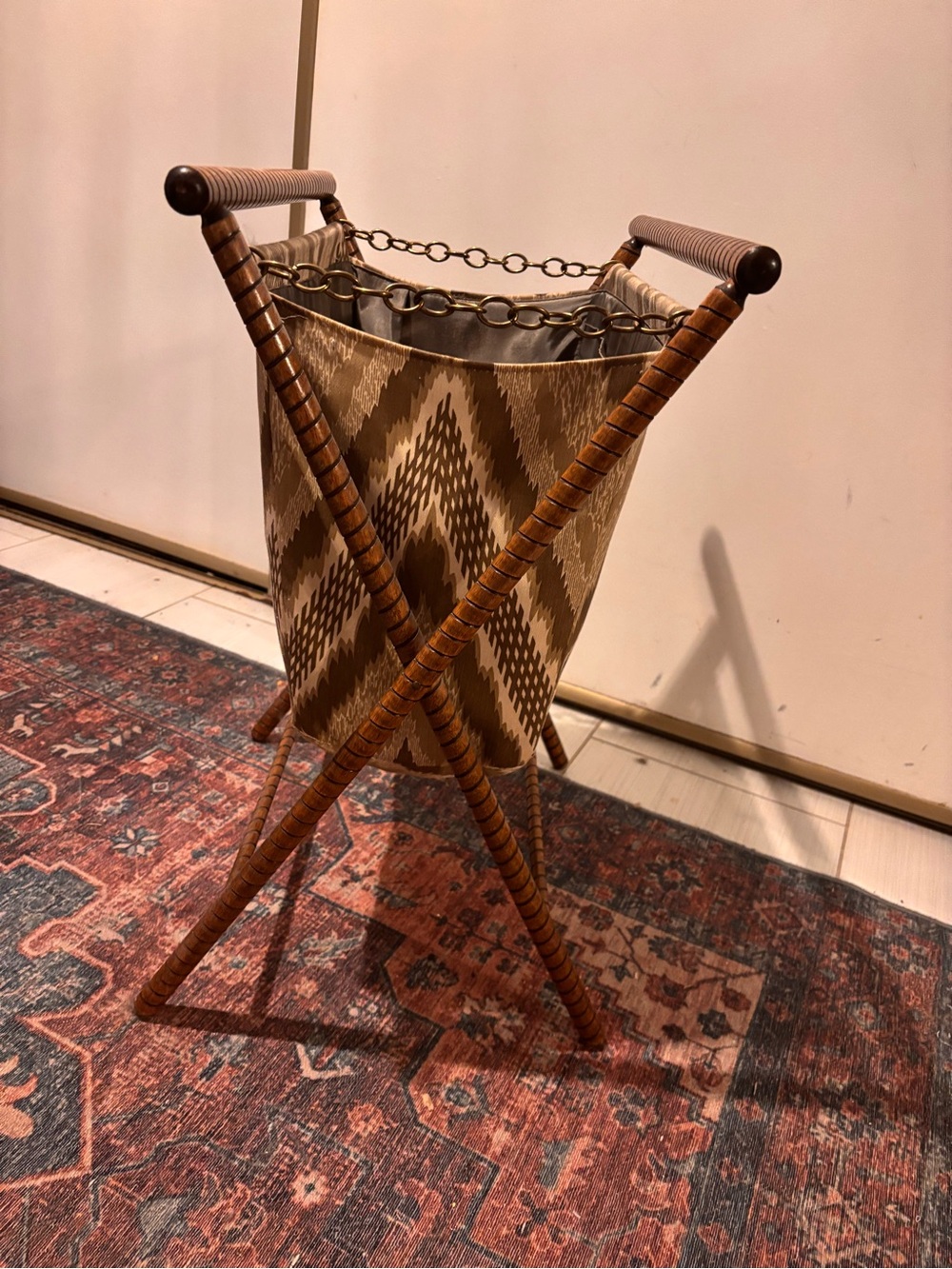 Vintage Folding Magazine Rack Storage - Picture 2 of 4